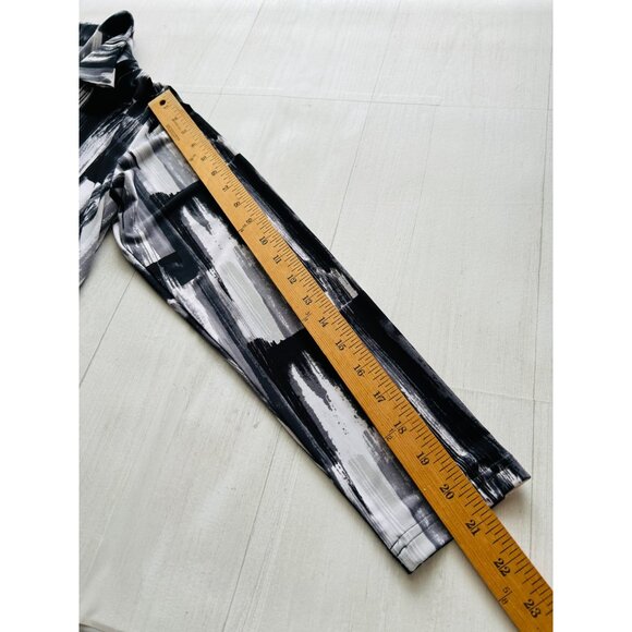 Sympli Women's Sz 10 Abstract Black & White Button-Up Tunic Shirt With Collar - Picture 8 of 13